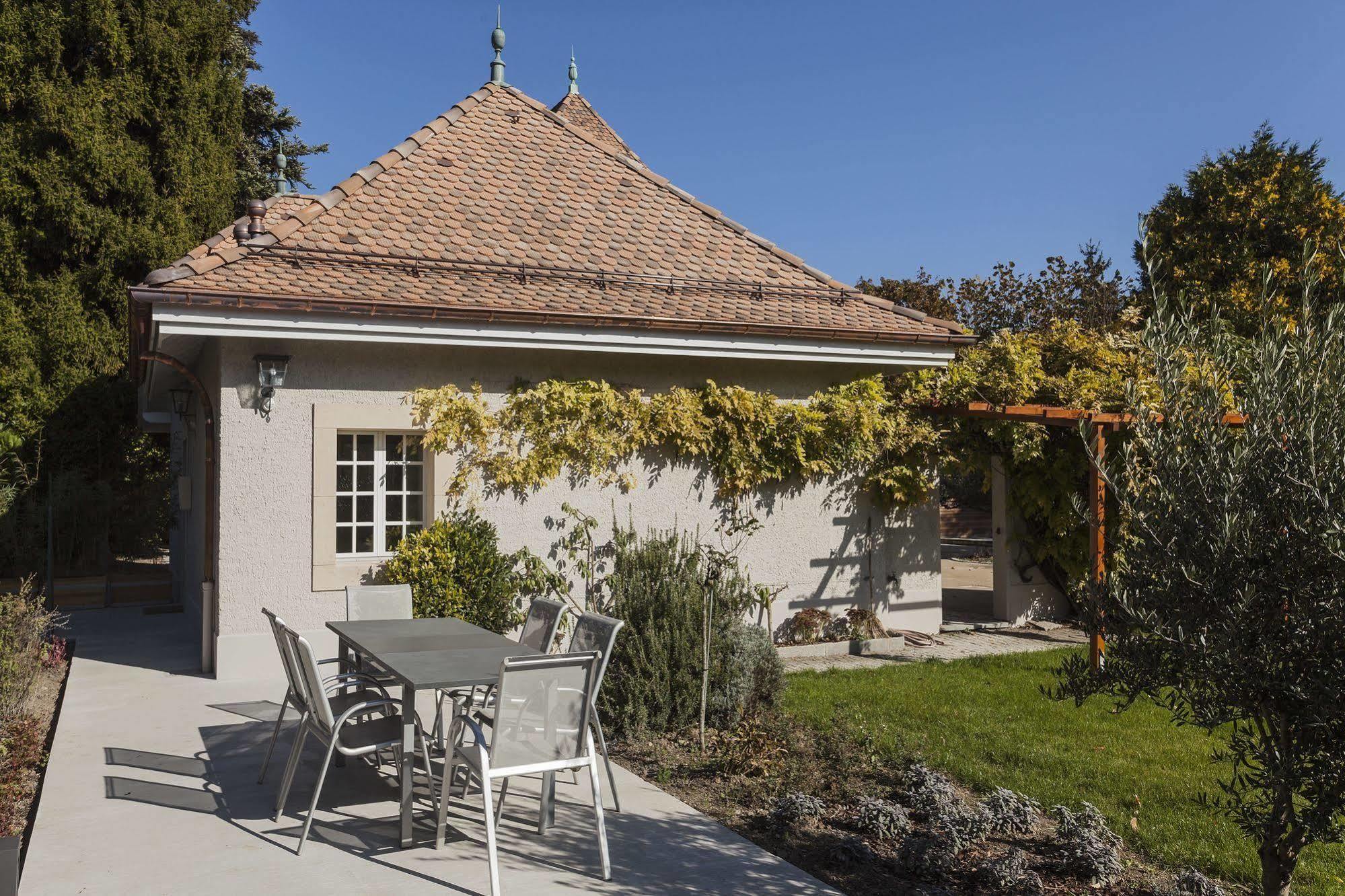 Le Jour Et La Nuit Bed & Breakfast Geneva Exterior photo