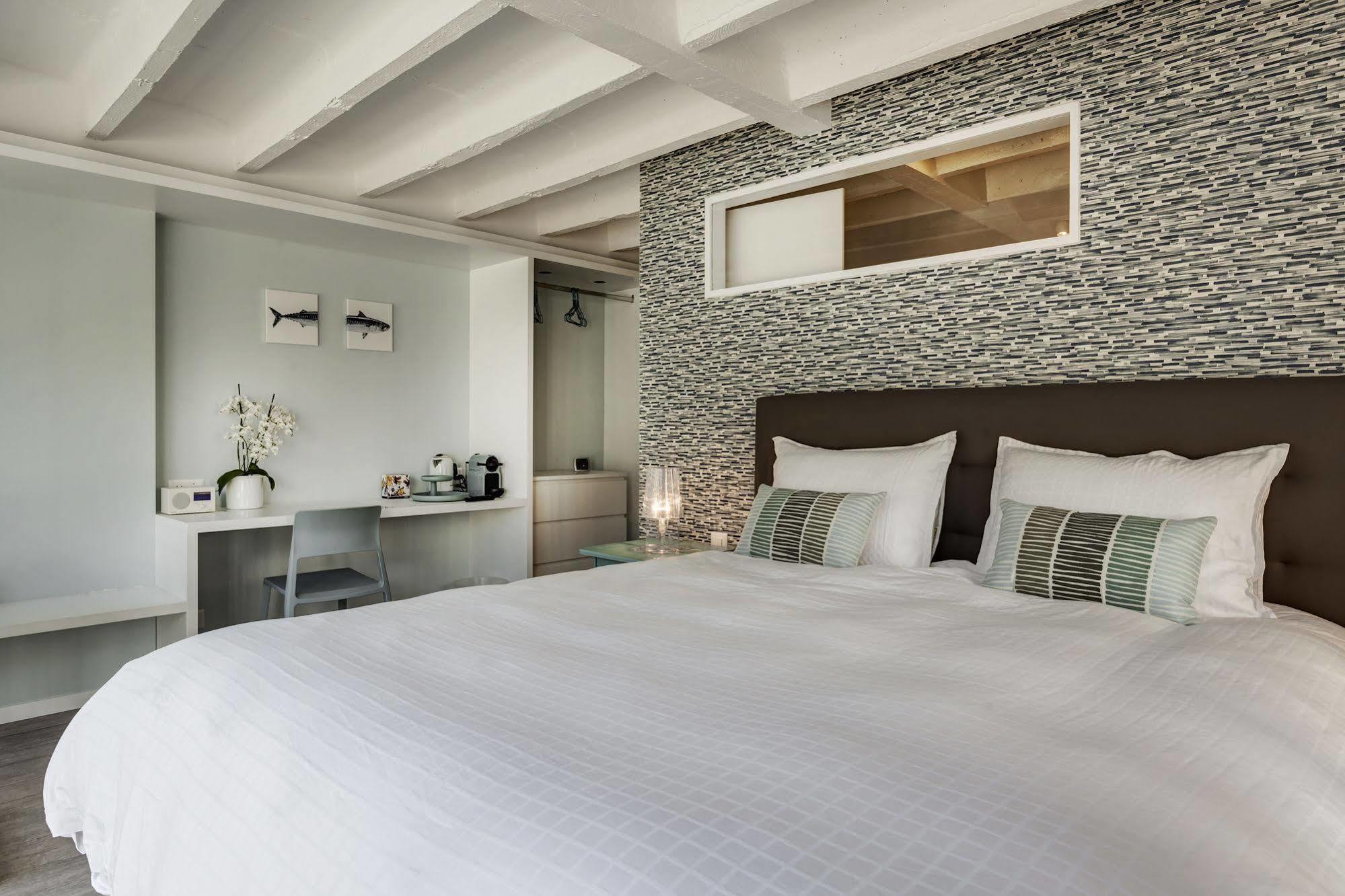 Le Jour Et La Nuit Bed & Breakfast Geneva Exterior photo